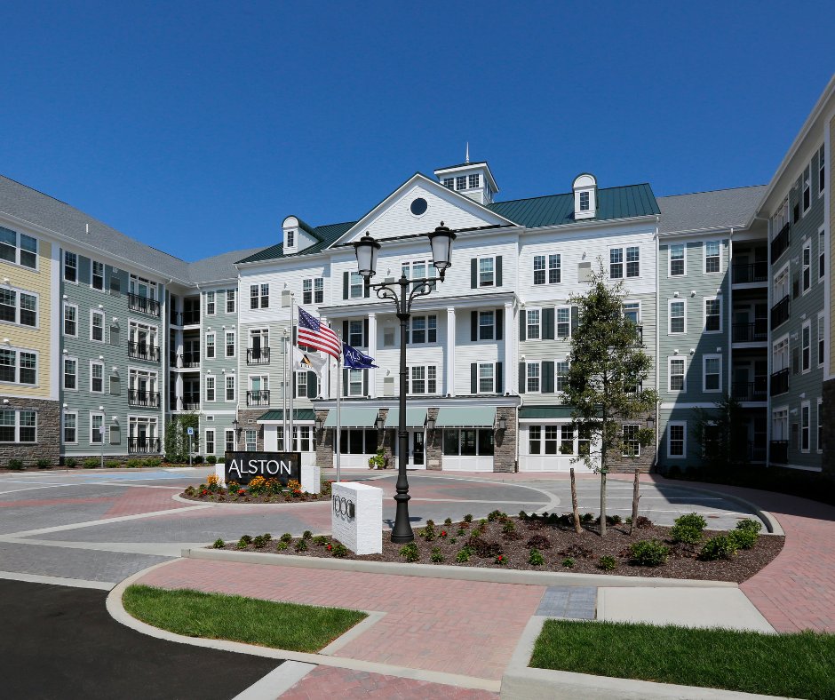 #LongIsland's expected population growth, rising median household incomes, and elevated mortgage rates suggest that #apartment owners are well-positioned to attract new #renters. Read more from <a href="/CoStarUS/">CoStar US</a>: bit.ly/3DzkbOA