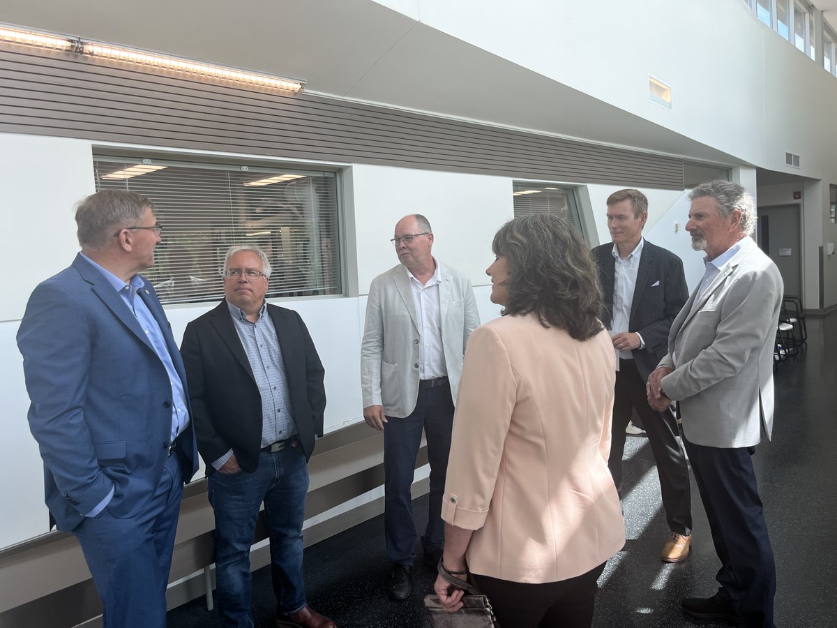 DaveSmithPtbo's tweet photo. Today at @TrentUniversity with the Minister of Mines, @GeorgePirieMPP, we announced through Ontarios CMIF, $475,000 will go to @CarbonixInc, an Indigenous Canadian Clean Tech Company specializing in the development of advanced clean materials!  https://t.co/9SDtsXUacl https://t.co/JUbSb9SpZp