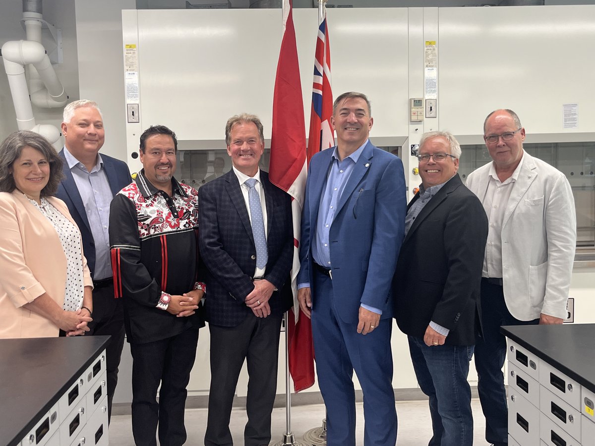 Dave Smith (@davesmithptbo) on Twitter photo Today at <a href="/TrentUniversity/">Trent University</a> with the Minister of Mines, <a href="/GeorgePirieMPP/">George Pirie</a>, we announced through Ontarios CMIF, $475,000 will go to <a href="/CarbonixInc/">Carbonix</a>, an Indigenous Canadian Clean Tech Company specializing in the development of advanced clean materials! ow.ly/9Rsu50Ppnnw Today at <a href="/TrentUniversity/">Trent University</a> with the Minister of Mines, <a href="/GeorgePirieMPP/">George Pirie</a>, we announced through Ontarios CMIF, $475,000 will go to <a href="/CarbonixInc/">Carbonix</a>, an Indigenous Canadian Clean Tech Company specializing in the development of advanced clean materials! ow.ly/9Rsu50Ppnnw