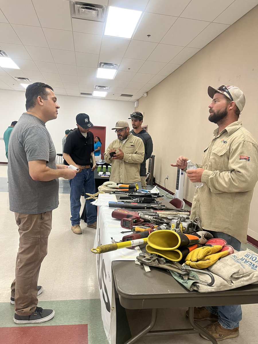 . <a href="/apsFYI/">APS</a>  hiring event going on now! Stop by the <a href="/ARIZONAatWORK/">ARIZONA@WORK</a> MLK center to learn more.