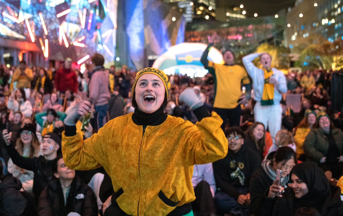 leighhenningham's tweet image. "They sang and they danced and waited for the goals to score"
"You'll come a Waltzing Matilda with me" The love of of sport on show in Melbourne Monday night.  Photography for the National Library of Australia. #nla #Matildas #Melbourne #photography