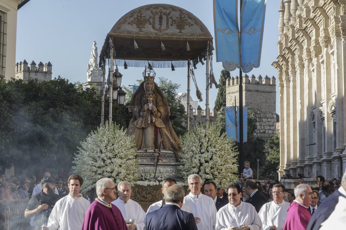 VirgenDeReyes's tweet photo. 🟦 Agosto, el mes de la Virgen de los Reyes 

🙏 'Intercede por nosotros' 

📷 @manueljrrechi
 📷 @JavierComasR

#775SanFernando #VirgendelosReyes23 https://t.co/sd0QsEGQNW