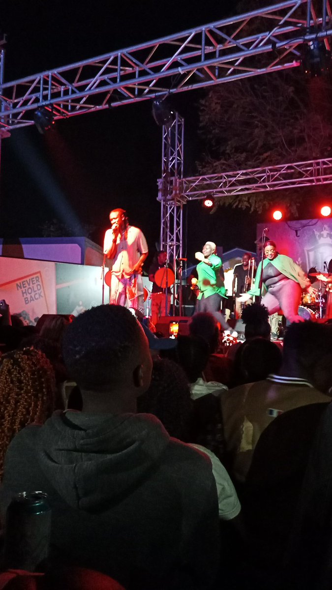 braai_tone's tweet photo. @T_a_t_e_n_d_a #jongwecorner was on fire @jahprayzah #NationalTreasure https://t.co/Xhrr3KfZMX