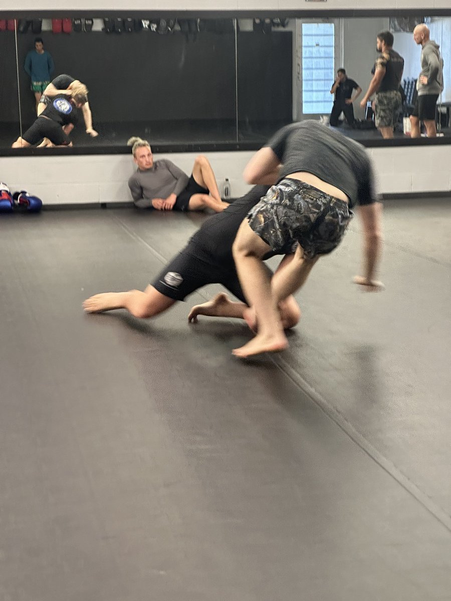 TopLevelGym's tweet photo. No Gi BJJ! https://t.co/M0ij5QJ4A5