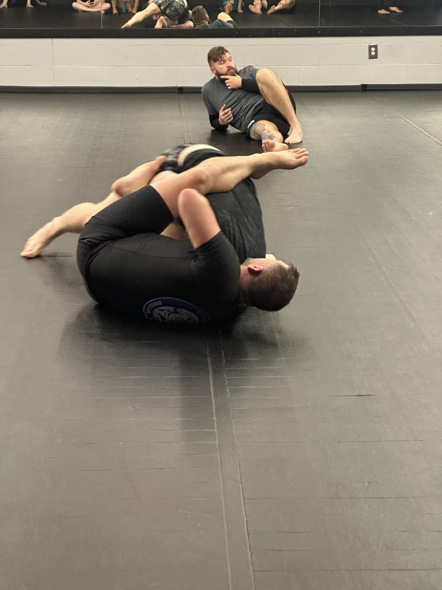TopLevelGym's tweet photo. No Gi BJJ! https://t.co/M0ij5QJ4A5