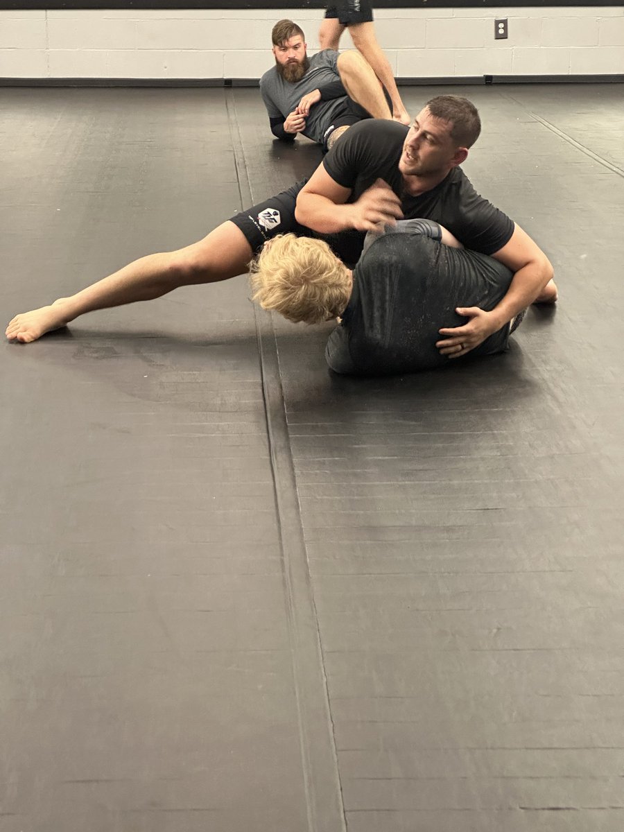 TopLevelGym's tweet photo. No Gi BJJ! https://t.co/M0ij5QJ4A5