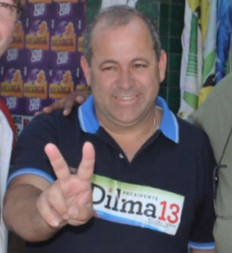 EIonMuskA0C's tweet photo. PF chega ao mandante do assassinato de Mariele Franco. *Domingos Brasão*, empresário carioca, ex-deputado e apoiador de Lula, e hoje membro do TCE-RJ, é acusado de ser o autor intelectual do crime... Ué!? Quer dizer que não foi Bolsonaro? Na verdade o mandante é um petista? 😯 https://t.co/0OqG0VHex1