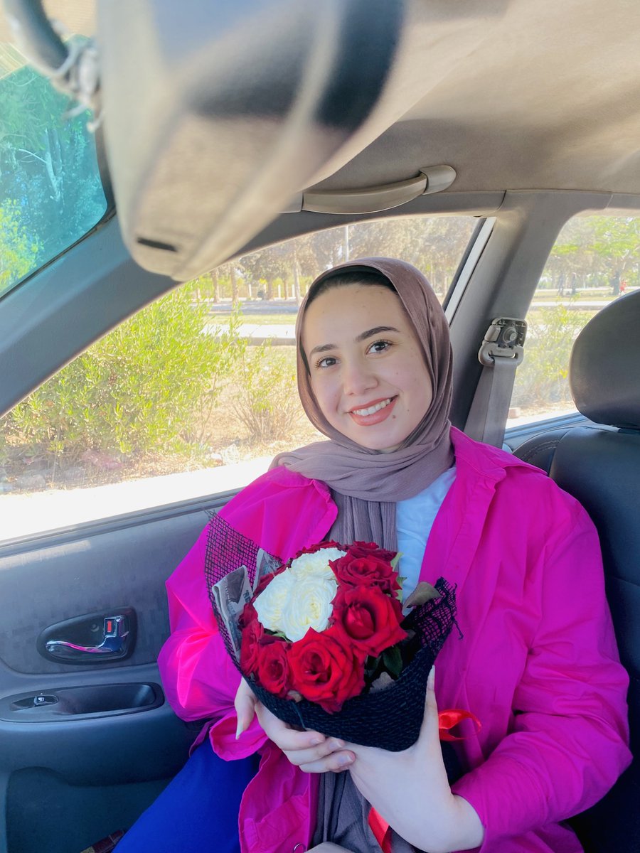 Aya_khalill1's tweet photo. اتخطبتله🥹💗💗💗💗 https://t.co/zedI8wYDRY