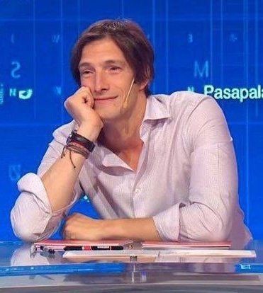 maybjrs's tweet photo. Estoy así viendo a Cavani: https://t.co/oqS8DGOMqp
