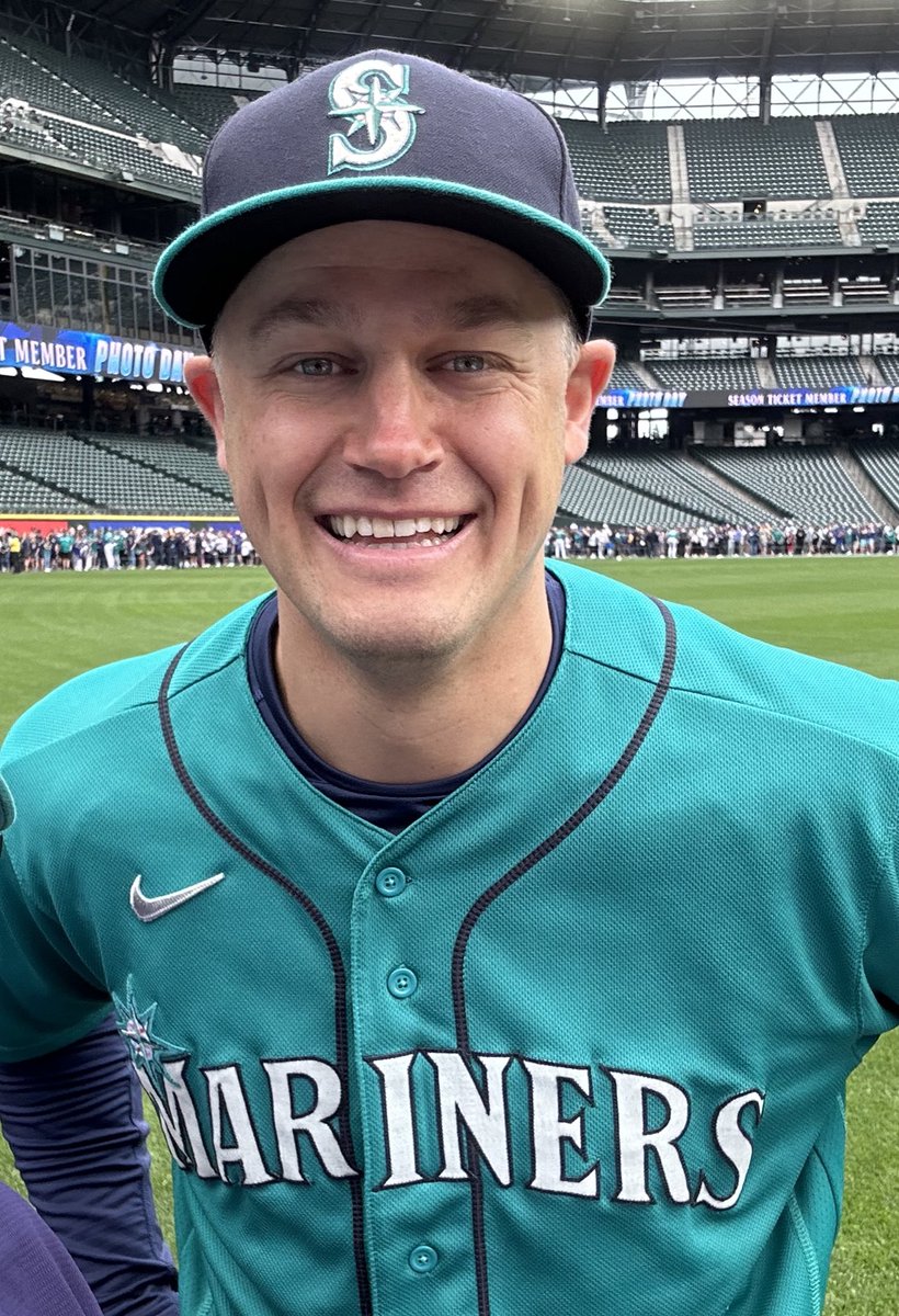 PugetStout's tweet photo. @ItsPaulSewald go earn them saves  PAULIE 🦜 #AlwaysAMariner #SeaUsWald #PaulieWantASave https://t.co/vqeIBqnkr7