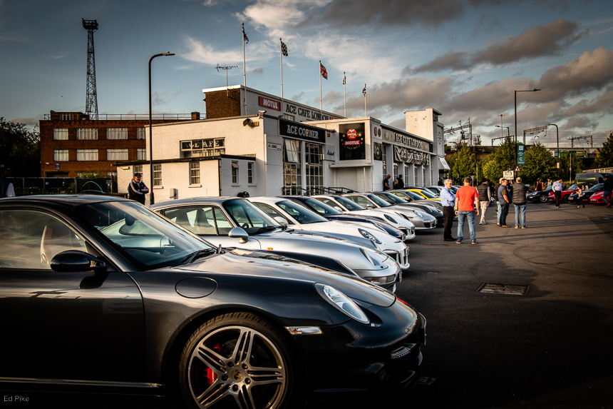 PCGB_London's tweet photo. It was a rain avoiding meet for tonight’s Porsche night at the iconic Ace Café. Read more: https://t.co/v9yHFP8wqE

@acecafelondon @pcgb @PorscheGB #Porsche #London #getoutanddrive #carmeet #aircooled #watercooled #Monday https://t.co/VbWPyWXHwK