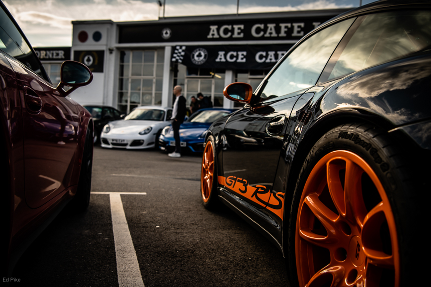 It was a rain avoiding meet for tonight’s Porsche night at the iconic Ace Café. Read more: bit.ly/ace0723

<a href="/acecafelondon/">Ace Cafe London</a> <a href="/pcgb/">Porsche Club GB</a> <a href="/PorscheGB/">Porsche GB</a> #Porsche #London #getoutanddrive #carmeet #aircooled #watercooled #Monday