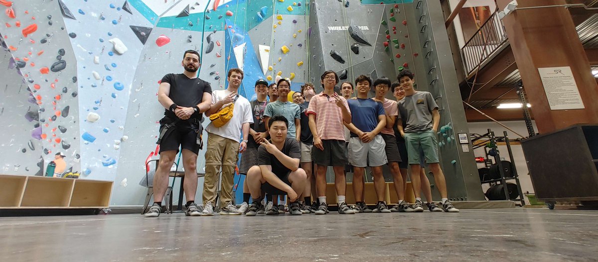 rektygon's tweet photo. The rockclimbingtable https://t.co/eGJGce1FGe