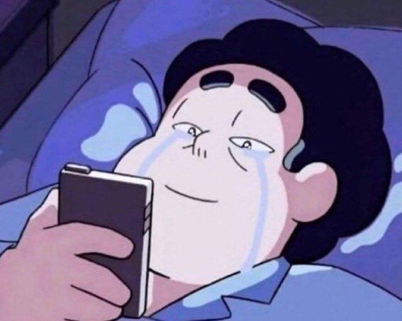 Yo viendo mis fotos antiguas cuando la vida era buena y no estaba estresado.