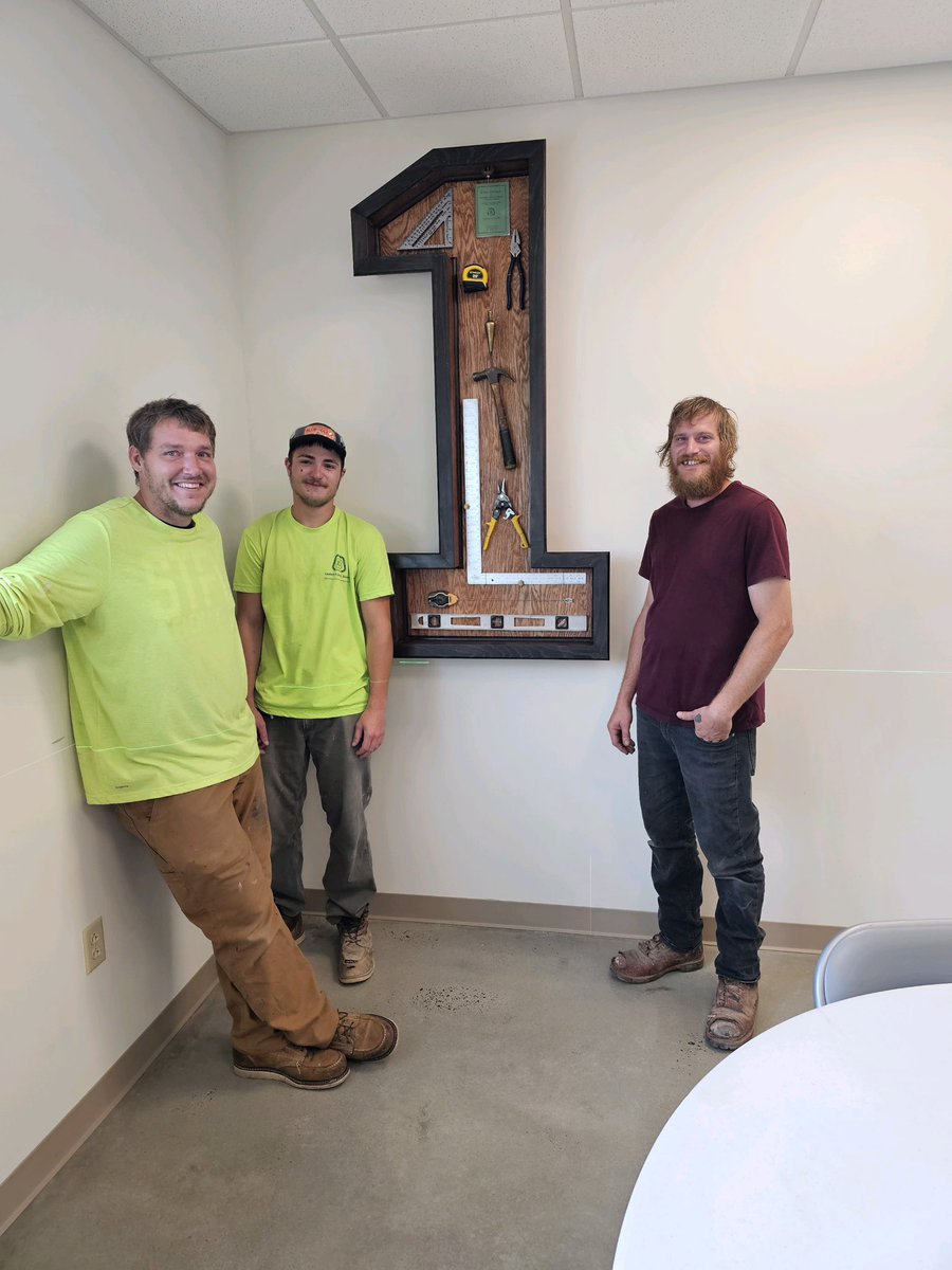 eas_423's tweet photo. Local 423 4th yr apprentices Corey Barnhart, Caleb Kitko, &amp; Justin Seedenburgh made their carpenter tool shadow box!!! Great job! https://t.co/oDD5FLae2t