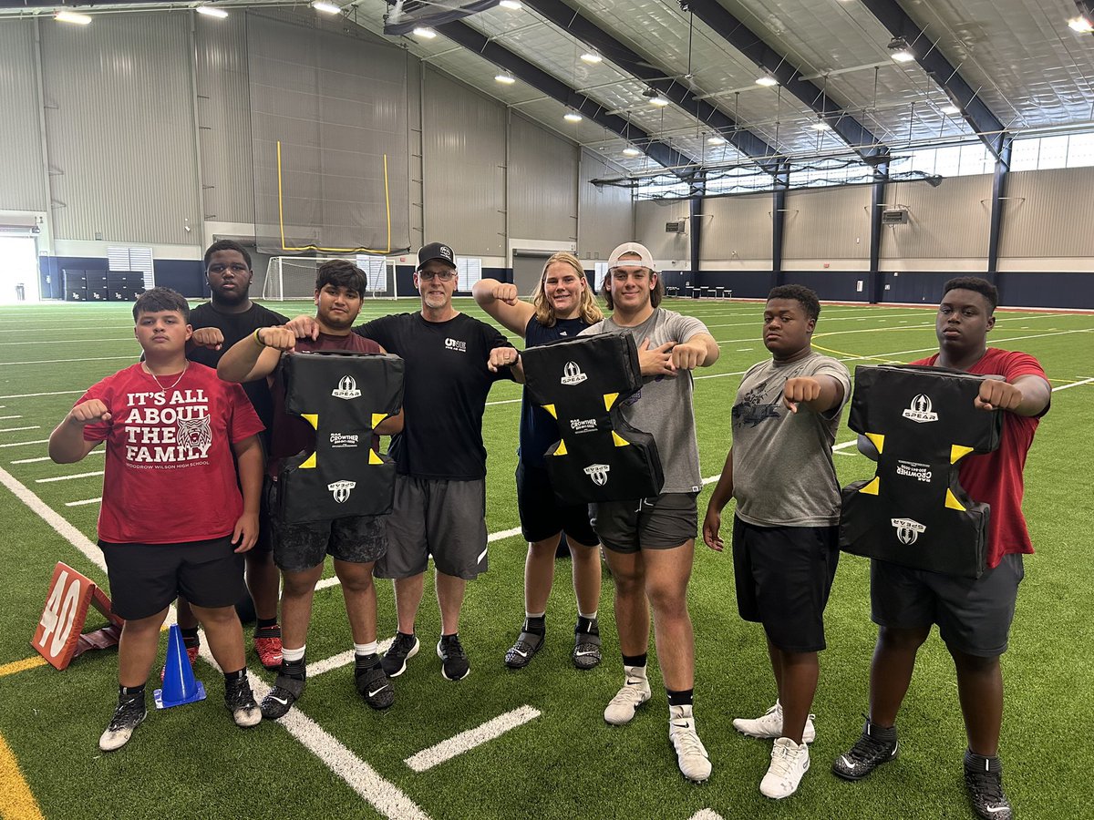 Learned a lot yesterday at the #5AsOne camp at Little Elm HS thanks to <a href="/Coach_Connelly/">Coach Bob Connelly</a>.

<a href="/5asONE/">5asONE</a> <a href="/WoodrowFootball/">Woodrow Wilson Football</a> <a href="/LeviTatum_75/">Levi T</a> @DakotaB77wwhs