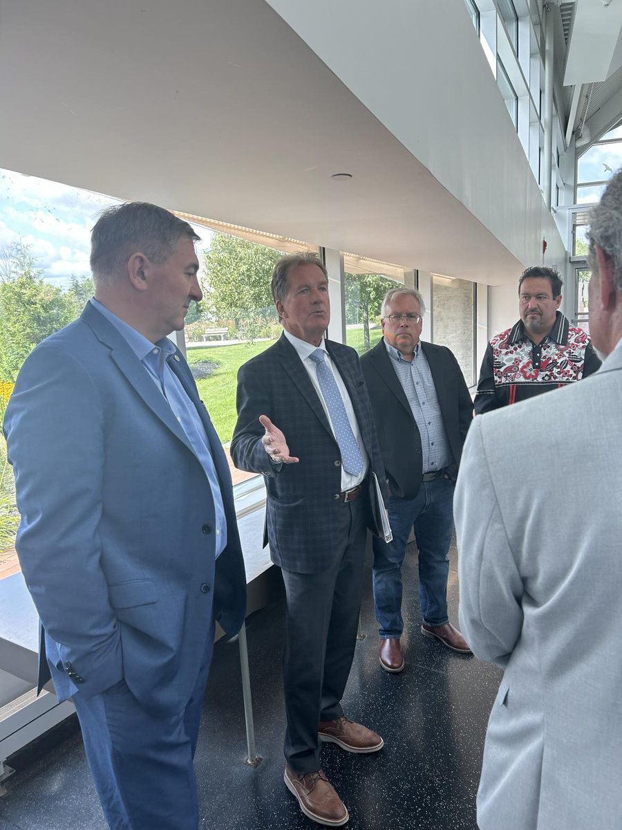 GeorgePirieMPP's tweet photo. Thrilled to join the announcement of the partnership between @CarbonixInc and @TrentUniversity. They’re leveraging our $475K investment to turn mine waste into vital components of EV batteries. Amazing to see an Indigenous-owned business leading the charge for the EV revolution. https://t.co/tSZd9k8F9e