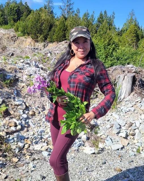 Meet our staff! Pauline Imamura oversees all our food security programs in Bella Bella and supports our teams at Granny’s Kitchen and Granny Gardens to thrive. She’s the sunshine in our office and makes big things happen! Ǧiáxsix̌a for being part of our team Pauline! ☀️ #TeamQqs