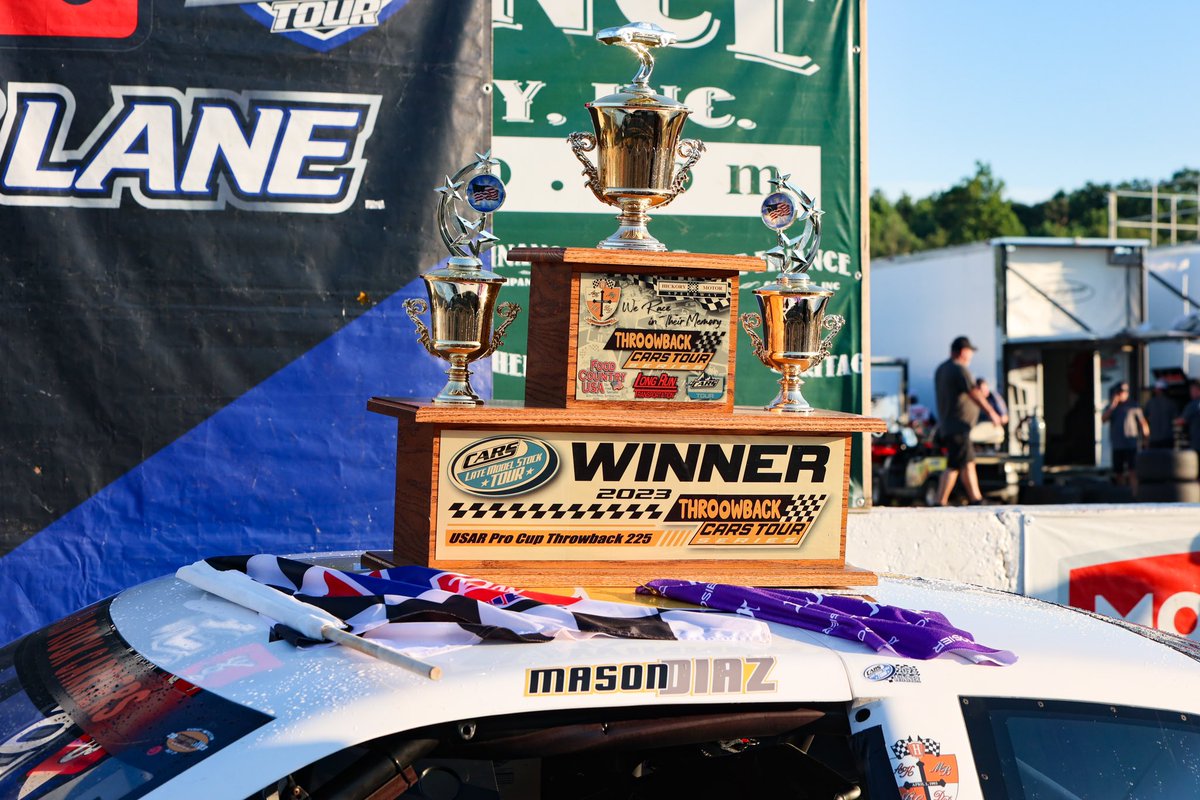 masondiazracing's tweet photo. @CARSTour winners! What a weekend for the #throwback225 at Hickory Motor Speedway.
Thank you to everyone @ChadBryantRace for working hard all season to get to where we are now! Also, thank you to everyone that makes this possible!
#parkeditforreal https://t.co/Odd1uP5ubn