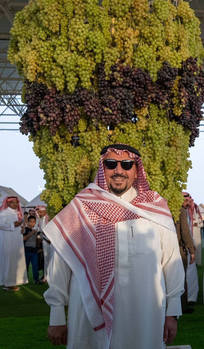 alhawamlah's tweet image. سمو #أمير_القصيم يفتتح مهرجان العنب بالقصيم بمركز البسيتين