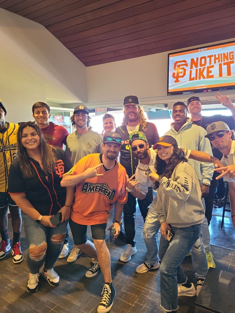 Getting to hang out with <a href="/SFGiants/">SFGiants</a>  legend <a href="/WillClark22/">Will Clark</a> and the coolest <a href="/TheSavBananas/">Savannah Bananas</a> was quite the treat! 😎 #suitelife 

#sfgiants #oraclepark #willclark #giants #savannahbananas