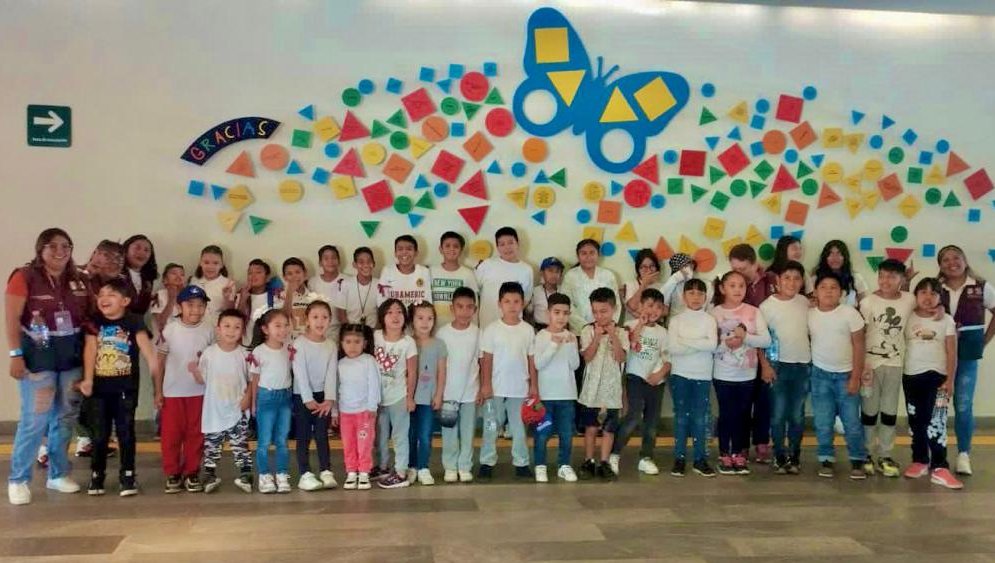 Todos_Somos_PC's tweet photo. ¡Acompáñanos en la ruta de la diversión! 🚌🎉

El equipo de Participación Ciudadana y @turismocdmx, te llevamos a disfrutar los recorridos gratuitos de #ColibríViajero.

Sé parte de esta aventura y descubre porque somos #LaCiudadQueLoTieneTodo. 😉🎢

#TrabajamosParaTi https://t.co/x3jyChUyks