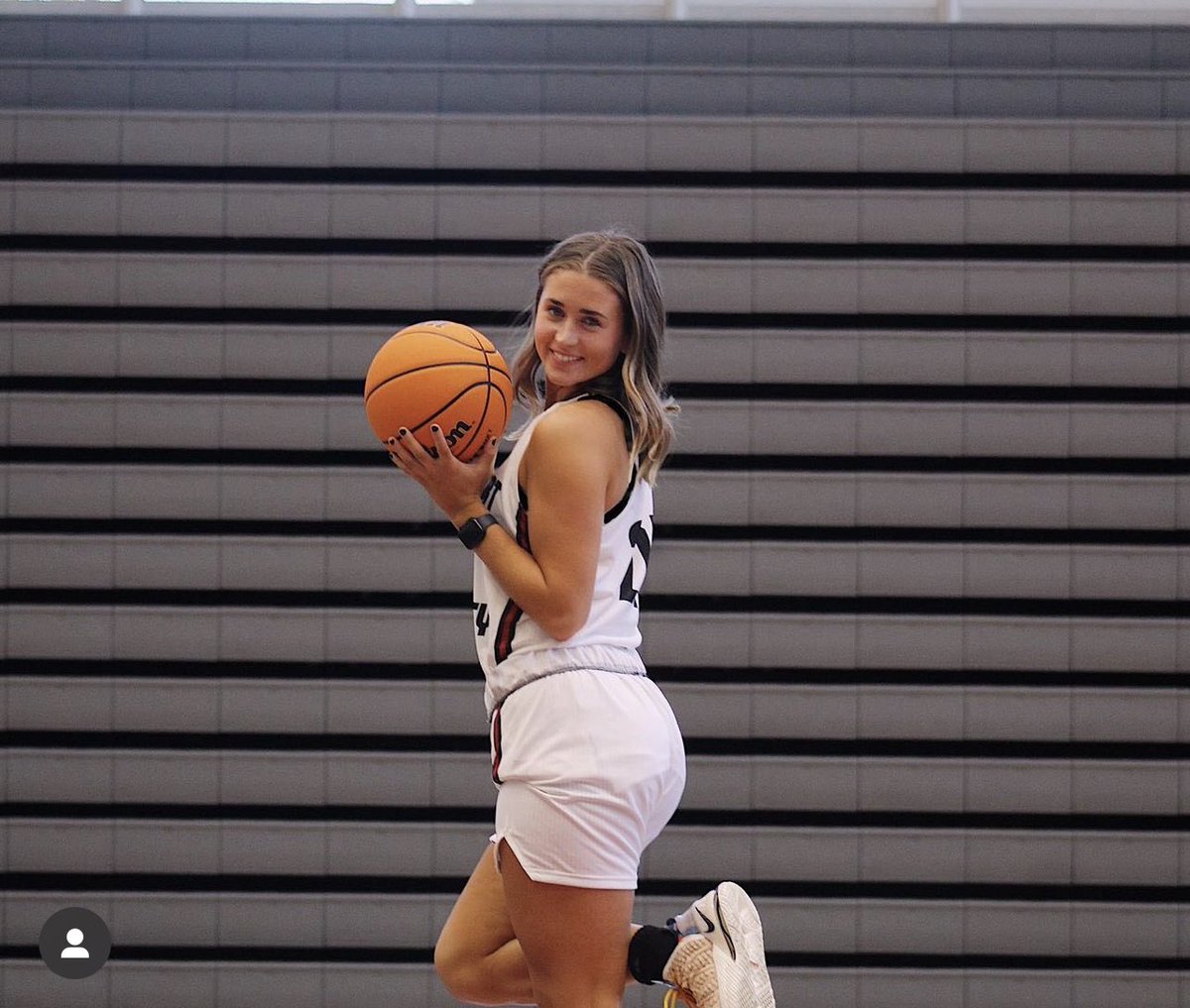 DU_WBB's tweet photo. Happy Birthday to Junior F @jaciwalker5 🎉 https://t.co/5lIAto2s8e