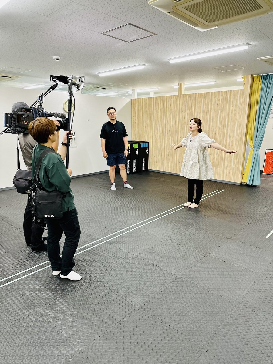 0v0ision10's tweet photo. 本日09:50〜TNCももち浜ストア内
特集『目の癒し』

ツァイスビジョンセンター ＆
ブイティベース福岡取材頂きました！

福岡TVになりますが、
九州でご覧頂けますかたは是非〜😆
僕は関東で見れまてん泣

#ZEISSVISIONCENTER
#VTBaseFukuoka https://t.co/LxOh86ttH0