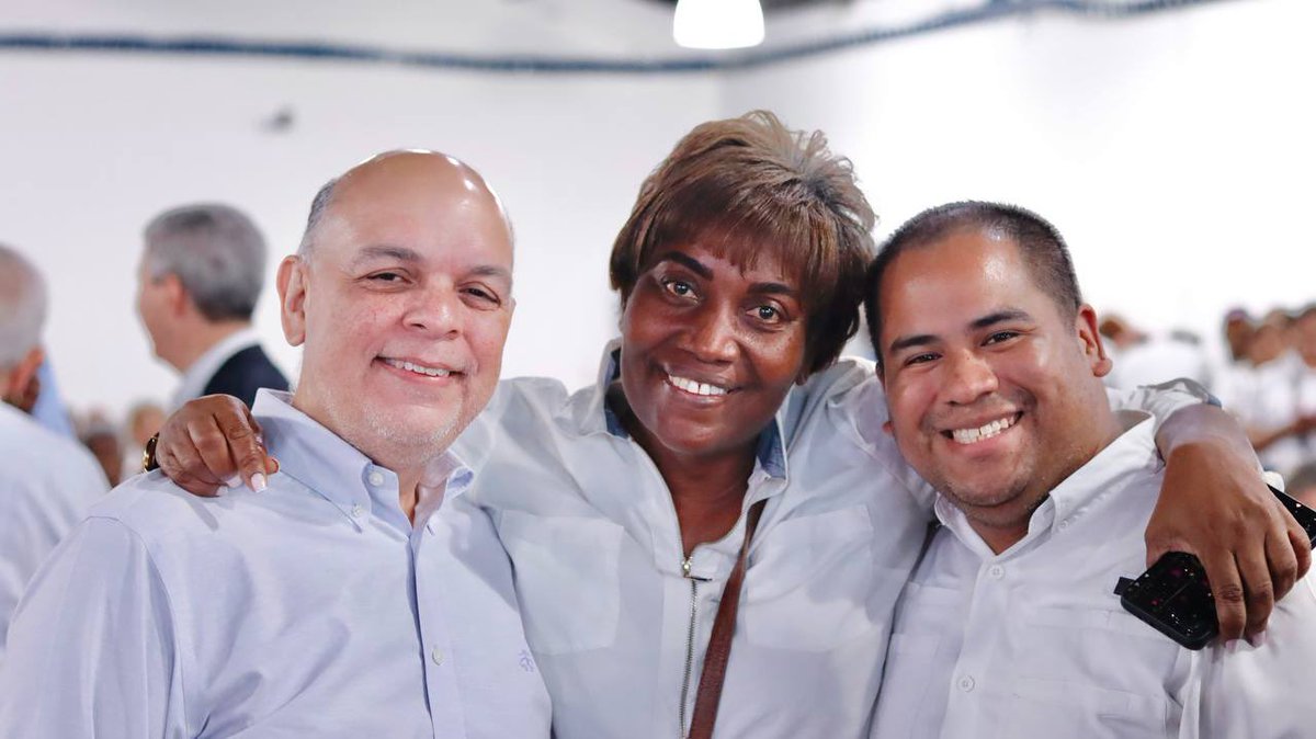 raulpinedav's tweet photo. Somos el #PRD el partido más grande y estructurado del país. Gracias general Omar Torrijos Herrera su legado sigue presente. https://t.co/wtD0lRfyQr