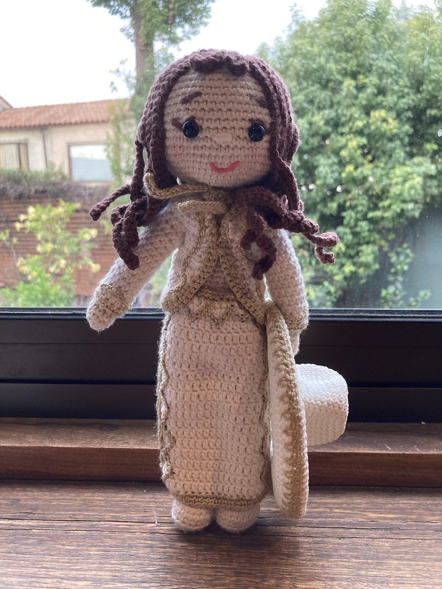 consuelonm's tweet photo. Mi adorada @LuceroMexico , keria saber si recibiste esta muñequita hecha pr estas manos que Dios me dio, hice lo ke pude para poder entregártela en el concierto de Chile, pero sólo conseguí ke otra persona t la diera, dime si la tienes y, lo más imprtante, si te gustó o no…🥰🥹 https://t.co/lVqljt8pdg