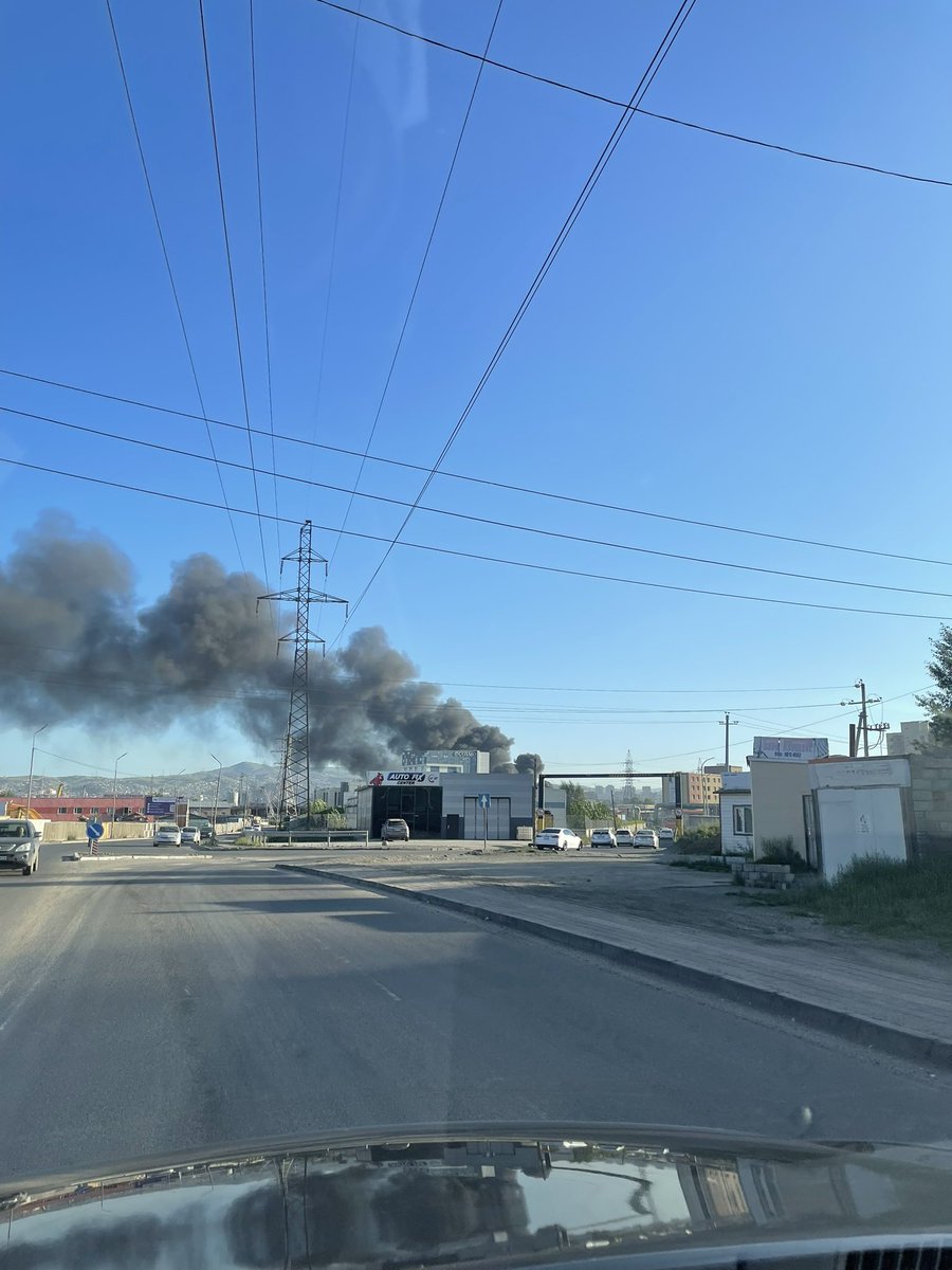 Баахан галын машин явлаа, их том обьектод гал гарсан бололтой.