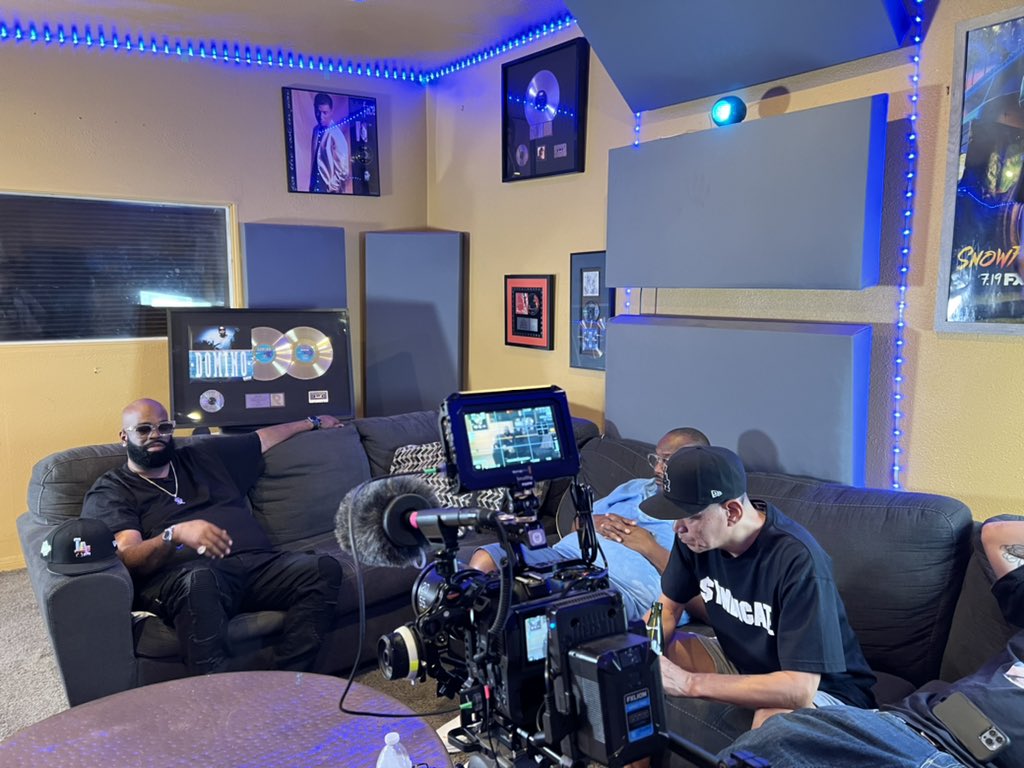 simon_jap's tweet image. 今日はスヌープとかもプロデュースしてるウェッサイのレジェンドの @djbattlecat が来てくれたよ🔥

#hiphop50 #oneunity