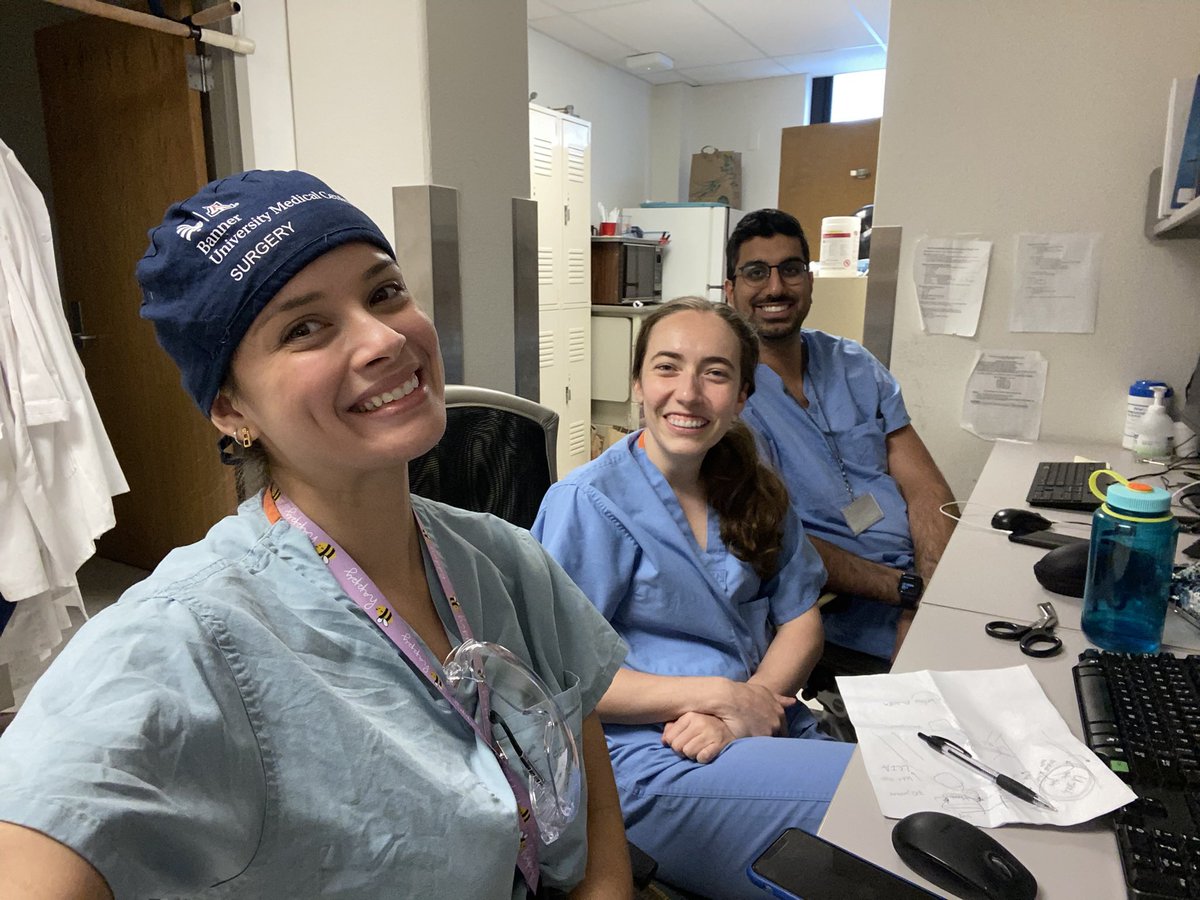 NataliaSB1992's tweet photo. First rotation done ✅ Time flies when you’re doing what you love and you have an amazing team🫶🏼#vascularsurgery @UofAZSurgeryRes @UofAZSurgery @MelissaDAndrea4 https://t.co/ywutlj9FFS