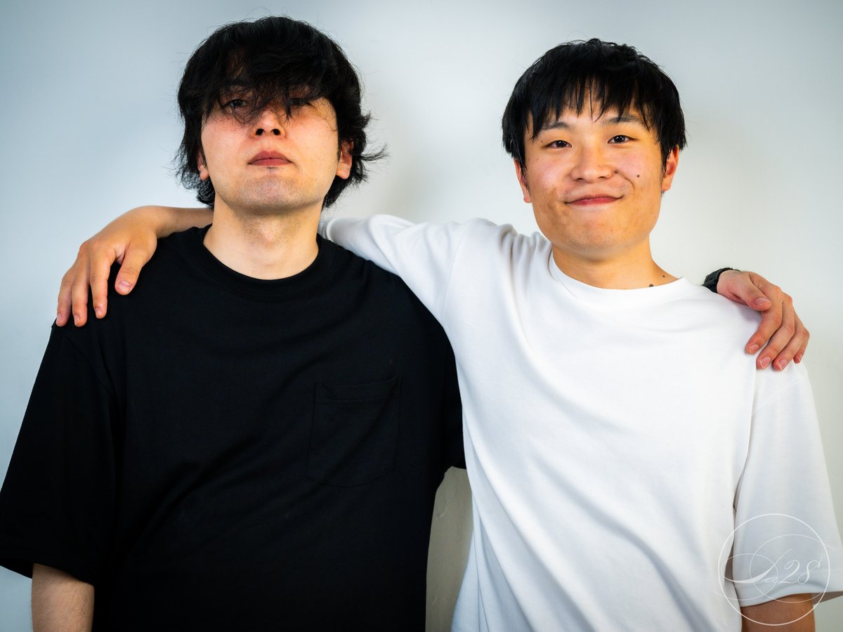 Ta28_Z's tweet photo. 『カドがとれて、遠くなって、白くなって、夏』

の劇中で流れるVTRの撮影、編集担当しました。
おまけにポートレートも📸

まだチケットあるみたいなので、興味がある方是非見に行って見てください！

公演日時　
8月5日（土）13:00～／ 17:00～
8月6日（��）13:00～／ 17:00～

#Ybカド https://t.co/PldfMfYYh9