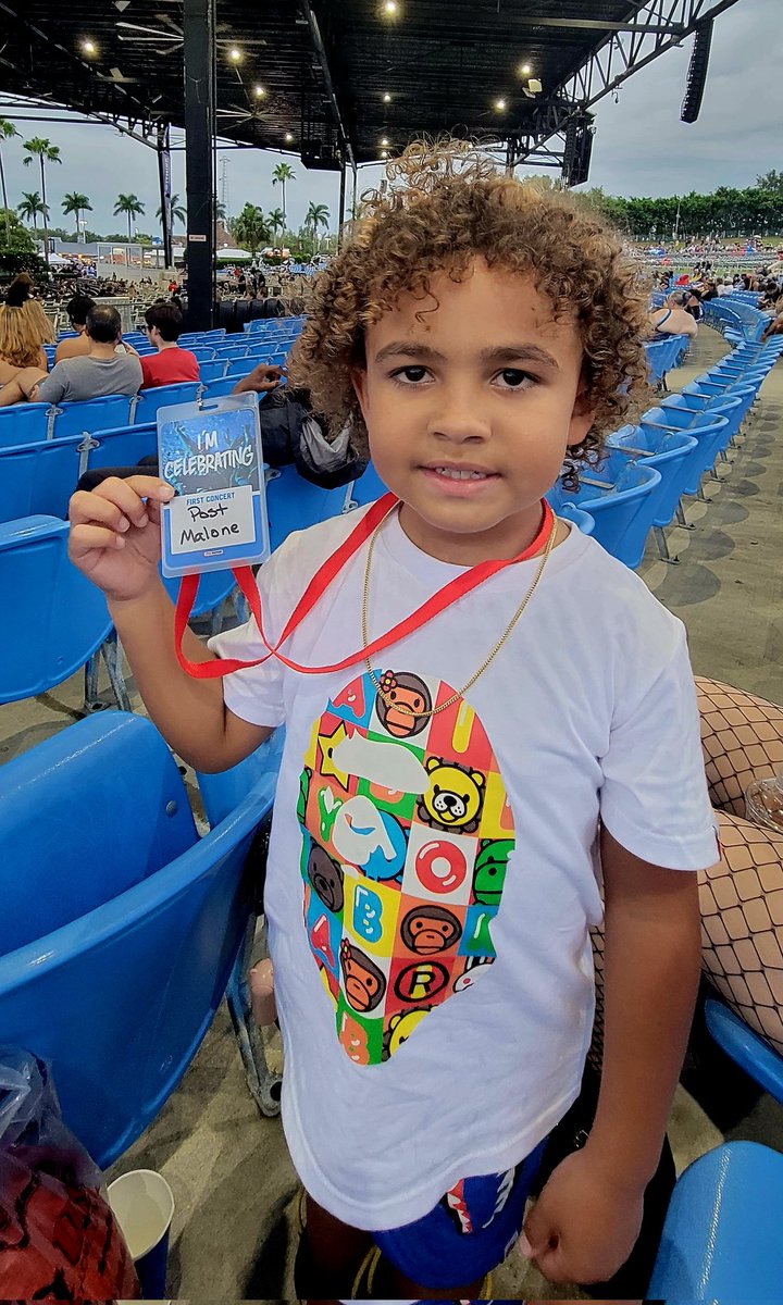It's Only Me...Renée (@naynay_0802) on Twitter photo How fucking cute is DJ? He told a lady this was his 1st concert. She gave him this
Now I wish I was in the pit for Austin to sign it. <a href="/rriproarin/">GPop (my friends call me Prettyface)</a> <a href="/PostMalone/">Post Malone</a> <a href="/Smitty/">smitty</a> <a href="/ithinkfiamp/">iTHINK Financial Amphitheatre</a> How fucking cute is DJ? He told a lady this was his 1st concert. She gave him this
Now I wish I was in the pit for Austin to sign it. <a href="/rriproarin/">GPop (my friends call me Prettyface)</a> <a href="/PostMalone/">Post Malone</a> <a href="/Smitty/">smitty</a> <a href="/ithinkfiamp/">iTHINK Financial Amphitheatre</a>