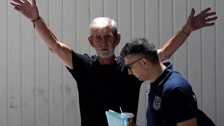 #korkunç
Güney Kıbrıs 

Kan kanseri karısını boğarak öldürdüğü belirlenen 76 yaşındaki David Hunter'a "adam öldürmekten" 2 yıl hapis cezası verildi.