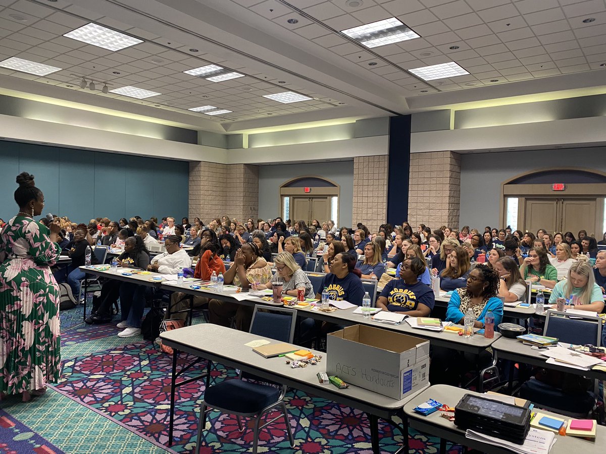 DrCoEdwards's tweet image. A great day of learning with Mobile County Public School educators as we prepare for the great year ahead. #aimingforEXCELLENCE #LearningLaunch