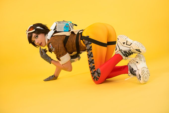 I seem to have dropped something, could you help me pick it up? 🤭 https://t.co/ZMf9qZbBLH