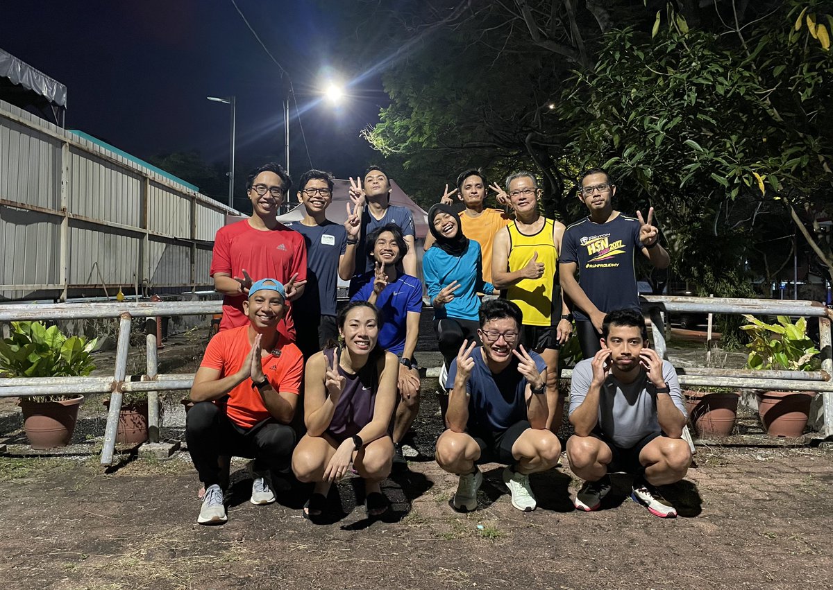 ajezzzzzzz's tweet image. Penat kejar Uncle Albert. #runwalk #445AMSession