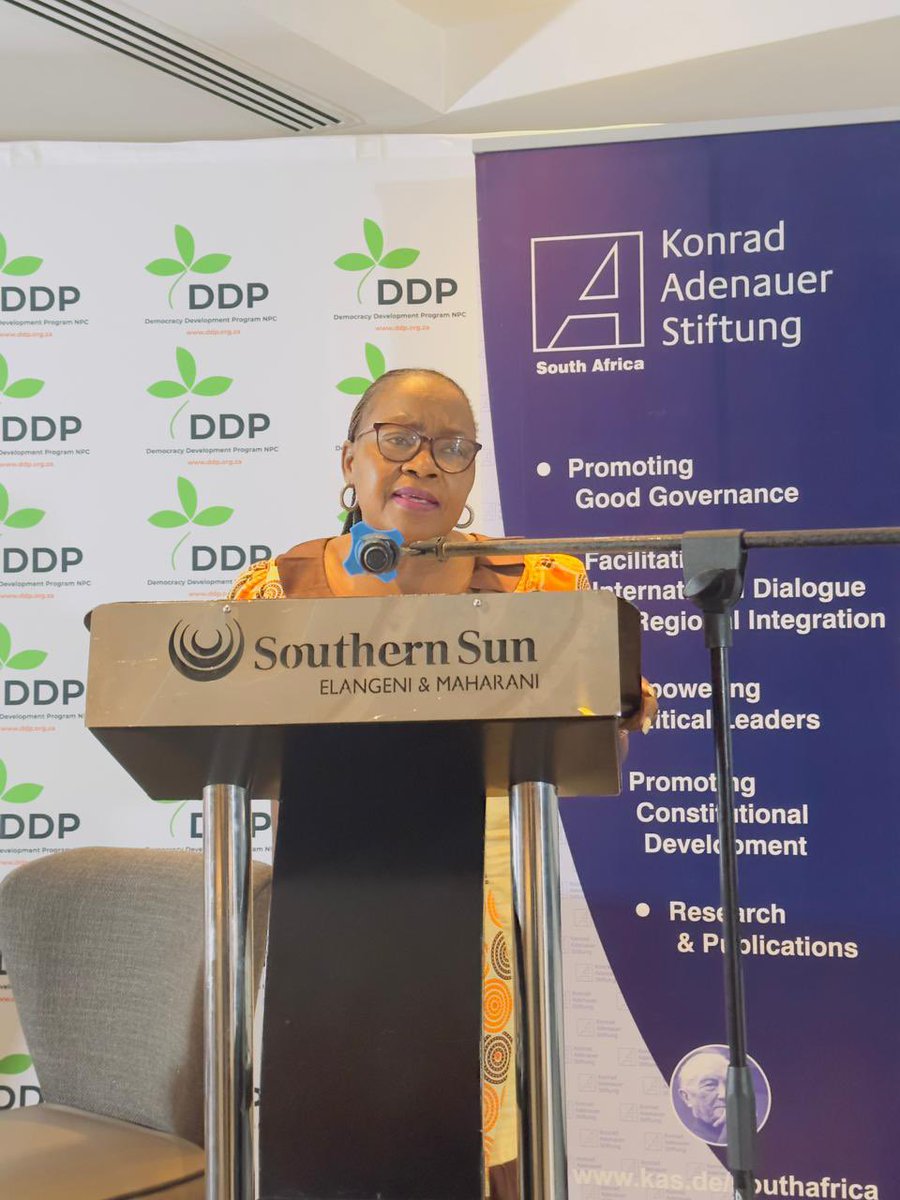 [🤝] Chairperson of the @KznLegislature , Hon. Celiwe Q Madlopha, offers a message of support and explores the importance of gender representation in democratic society 🤩💪

#DDPWomensConference23 #Imbokodo #Democracyat30