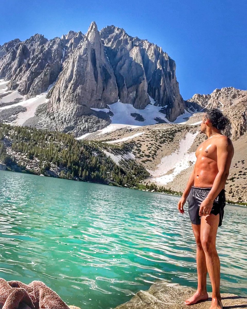 Hexxiigon's tweet photo. 📍: Temple Crag 

BRUTAL trail — Adventure awaits. Majestic lake in Big Pines! 🏔️🥾 Brace yourselves for an unforgettable journey through breathtaking landscapes, thrilling elevations, &amp; awe-inspiring insights! 🌄💫 #TempleCragTrek #SummitAdventure #HikeToNewHeights #NatureMagic https://t.co/5sAX1CvpxY