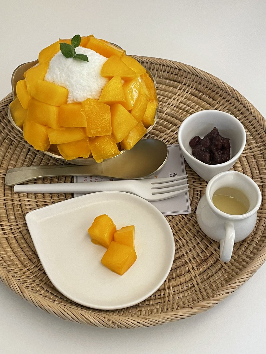 foodiefairy22's tweet photo. 성수 라프레플루트. 
애플망고가 입에서 살살 녹네요…🥭 https://t.co/o3AXStvam1