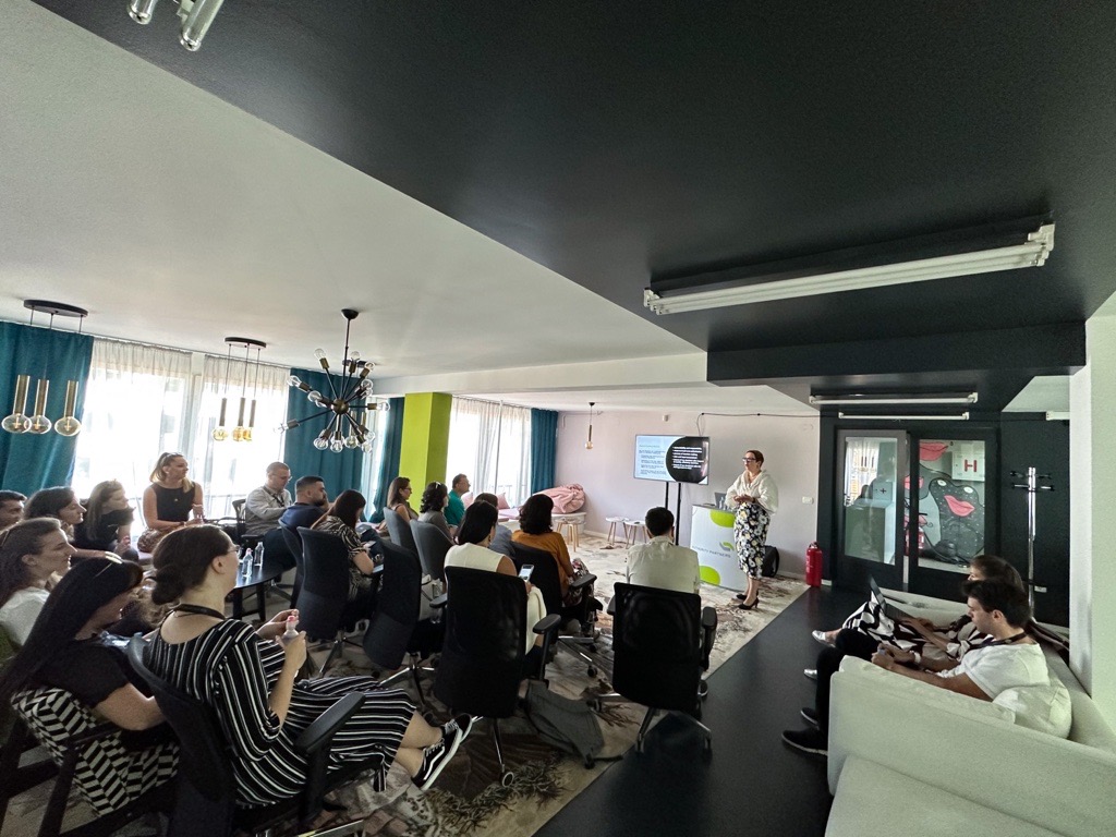 APIknowsIT's tweet photo. 🎓 Our #AcademyofExcellence concluded its enriching "Decision Making" module with Larisa Halilovic!
During this thought-provoking session we explored communication's impact, vital steps, influencing factors and evaluating outcomes.🔄
#CreatingExcellence #APknowsIT https://t.co/jowXZUhqRu