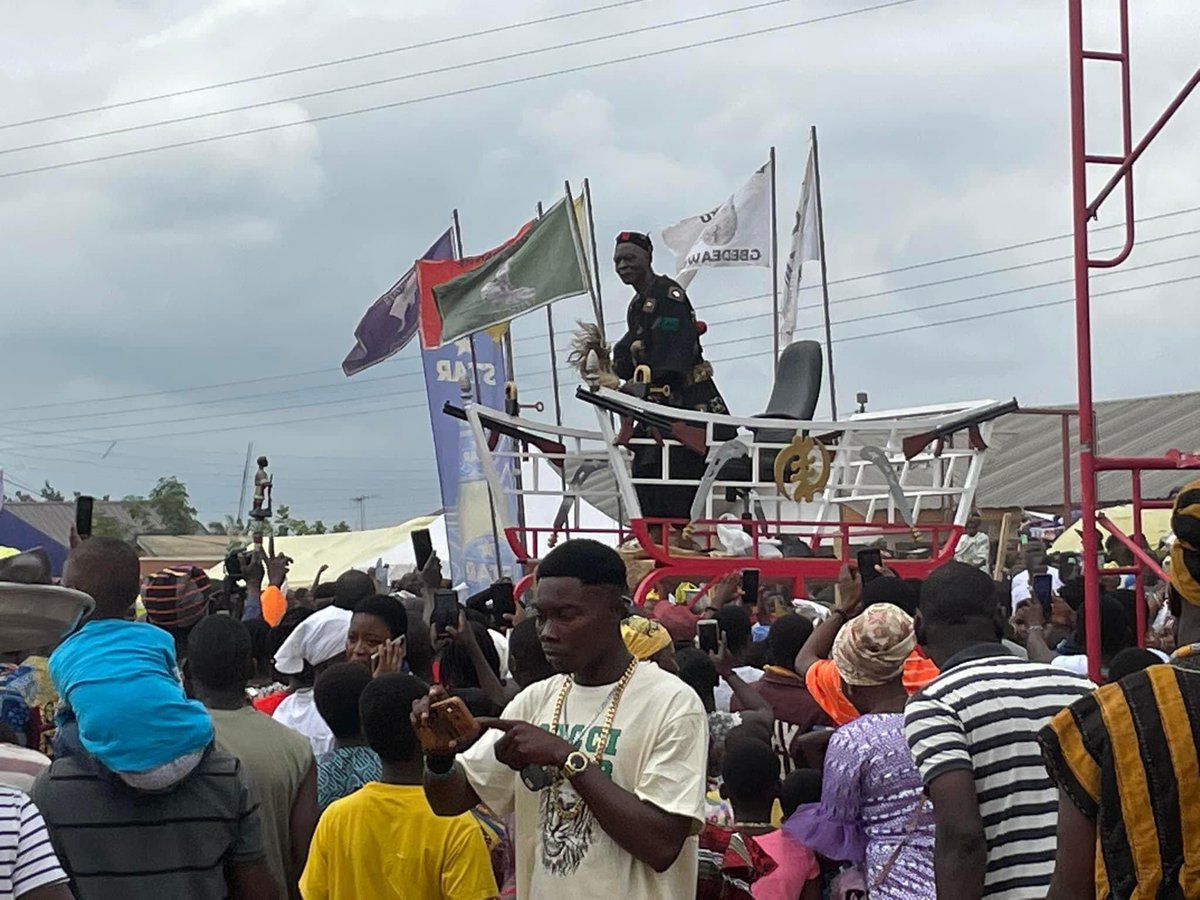 At the Afenorto festival in Mepe on Saturday, Aug. 5th, Ecozoil engaged with the local community during the Durbar, addressing the topic of safety. 

The focus was on the crucial practice of wearing life jackets before boarding boats for lake travel. 

#ThinkEcozoil #ThinkSafety