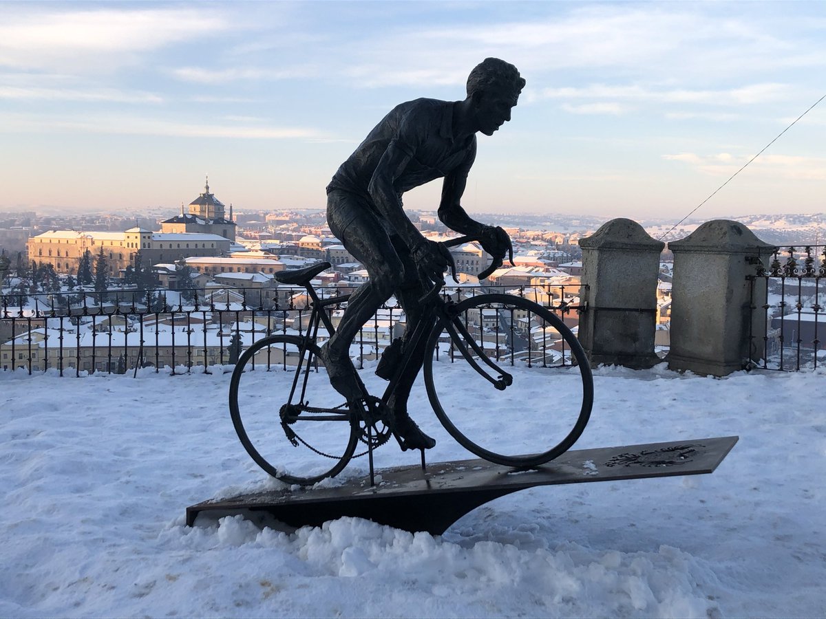 Vandaag het nieuws dat de Adelaar op 95 leeftijd zijn laatste vlucht heeft genomen.

In Toledo staat op de klim van de Calle de las Armas ter hoogte van de Miradero zijn standbeeld die voor altijd zal herinneren aan een fantastische wielrenner en een echte Toledaan. Un Bolo!