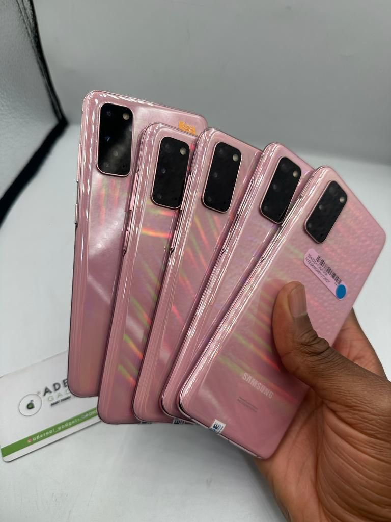 Aderealnigeria's tweet image. Uk used Samsung Galaxy S20 128gb

Price: N205,000

Dm or visit adereal.com to buy or swap

#UpgradeYourTech #AderealGadgets