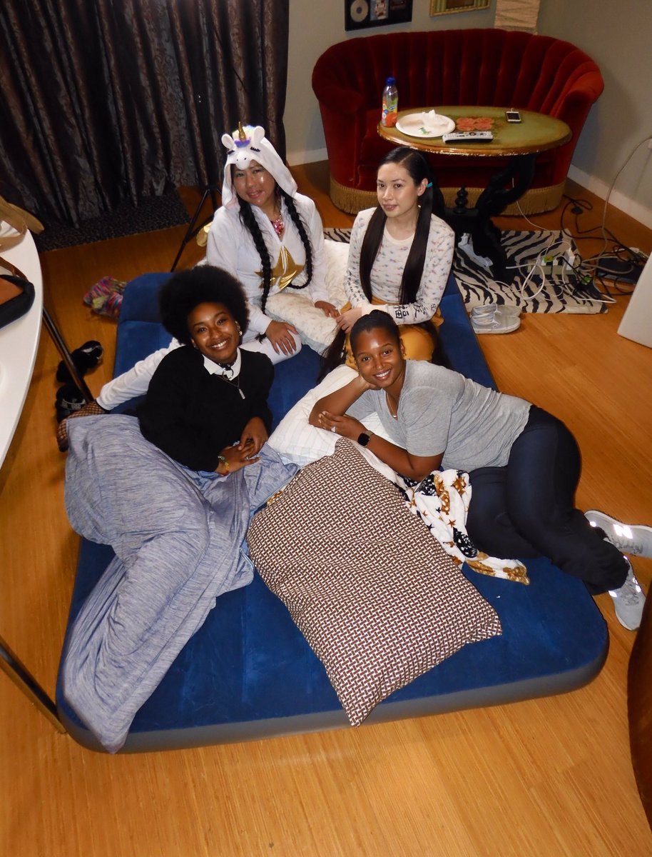 Queenie4ever's tweet photo. Had fun watching anime while lounging on a spacious Bestway Tritech air mattress with @marajanai #Gifted #tryazon #YourSleepIsOurBusiness #BestwayToSleepThisSummer
#BestwayUS #BestwayUSA #BestwaySummerOfSleep #InflateYourFun #GLOBALSLEEPUNDERTHESTARSNIGHT https://t.co/sUVlECdYGb https://t.co/IzLvAvgyCt