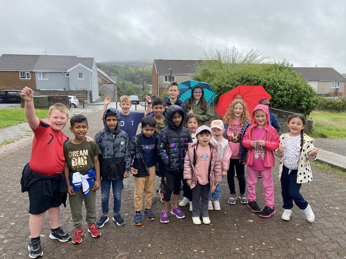 Illtyds_RC's tweet photo. #BCAFoodAndFun23
#Day11
Rain - what rain? ☔️
Off we go to visit Ossian at #DowlaisLibrary to start our #SummerReadingChallenge
@WellbeinMerthyr @foodandfunwales
@JanineBrill
@CTMUHBDietetics
@ShelleyPowellRD
@MerthyrCBC https://t.co/g3E3fn6XKN