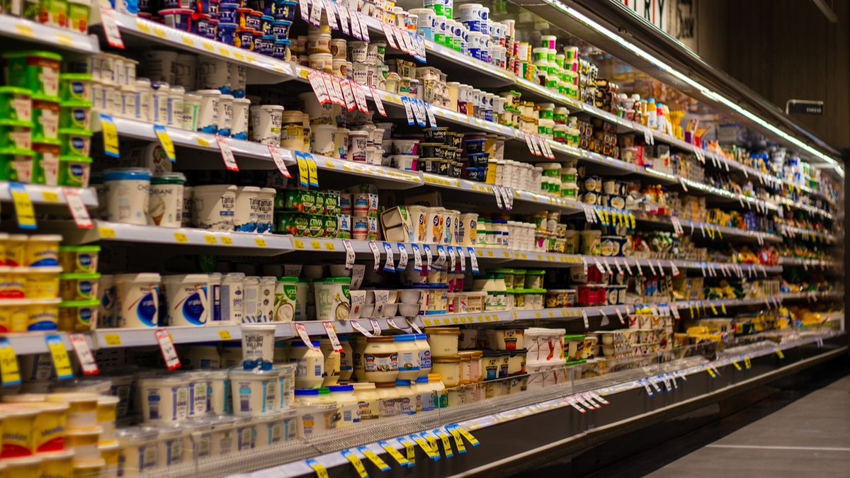 WebagriFR's tweet image. Les prix des #produitslaitiers de grande consommation poursuivent leur hausse dans les supermarchés. web-agri.fr/prix-du-lait/a…
