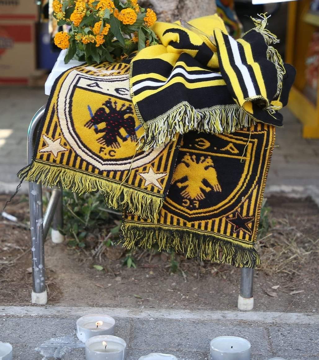 ARIS__FC's tweet photo. ◾ Μέχρι πότε θα θρηνούμε θύματα της τυφλής οπαδικής βίας; 

Μέχρι πότε...

Η ευχή "ποτέ ξανά" πλέον δεν αρκεί...

Καλό ταξίδι Μιχάλη και καλή αντάμωση με τον Άλκη μας...

🕯️🙏

#ARISFC https://t.co/JsGCOJDfwl